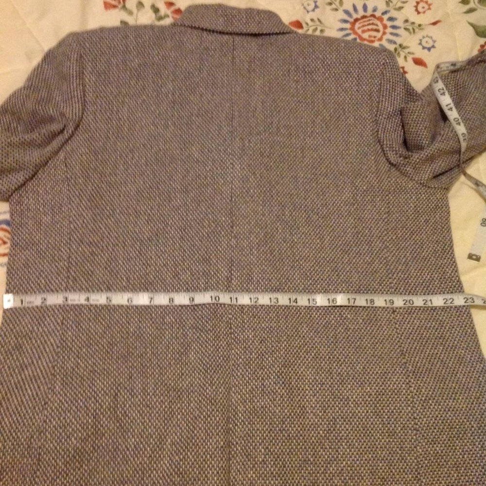 Women's Jacket - Picture 6 of 10